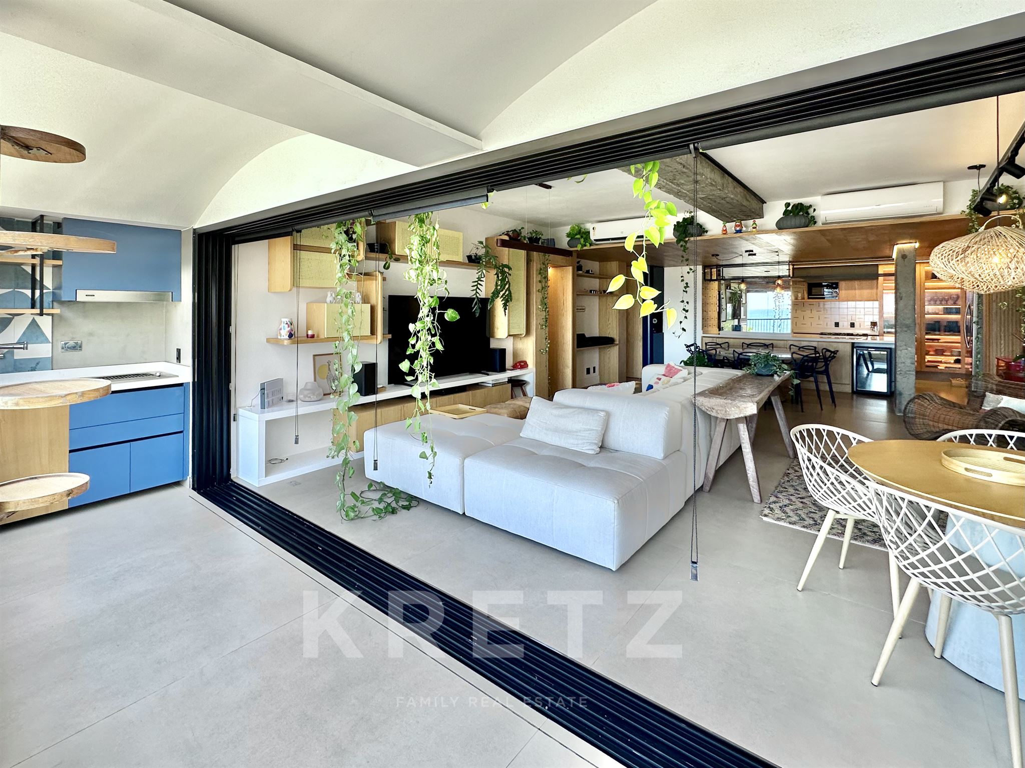 Contemporary Brutalist apartment with sea view