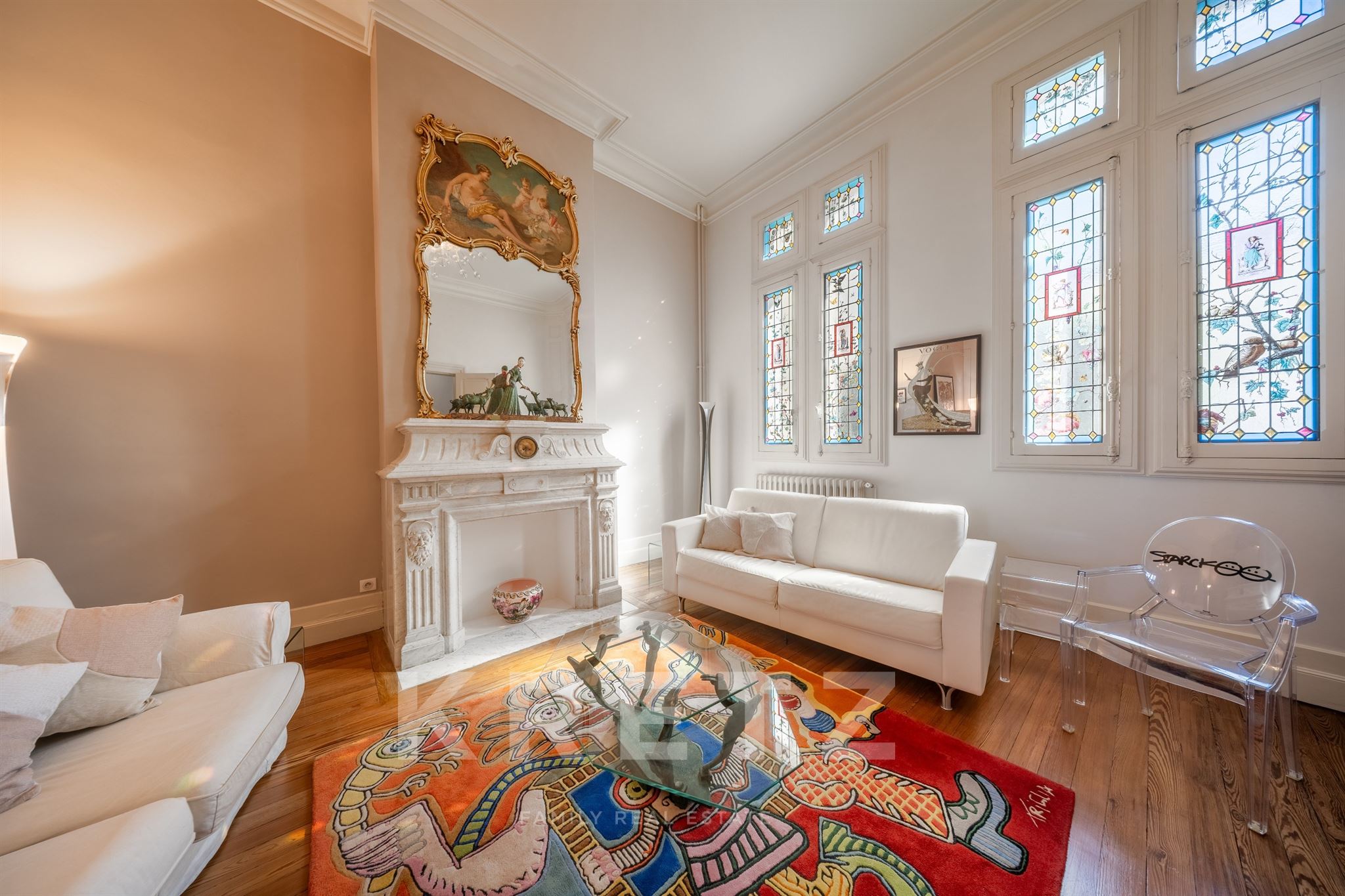 Heart of Pessac, Late 19th-Century Residence, 370 sqm — Private Walled Garden, Town Center