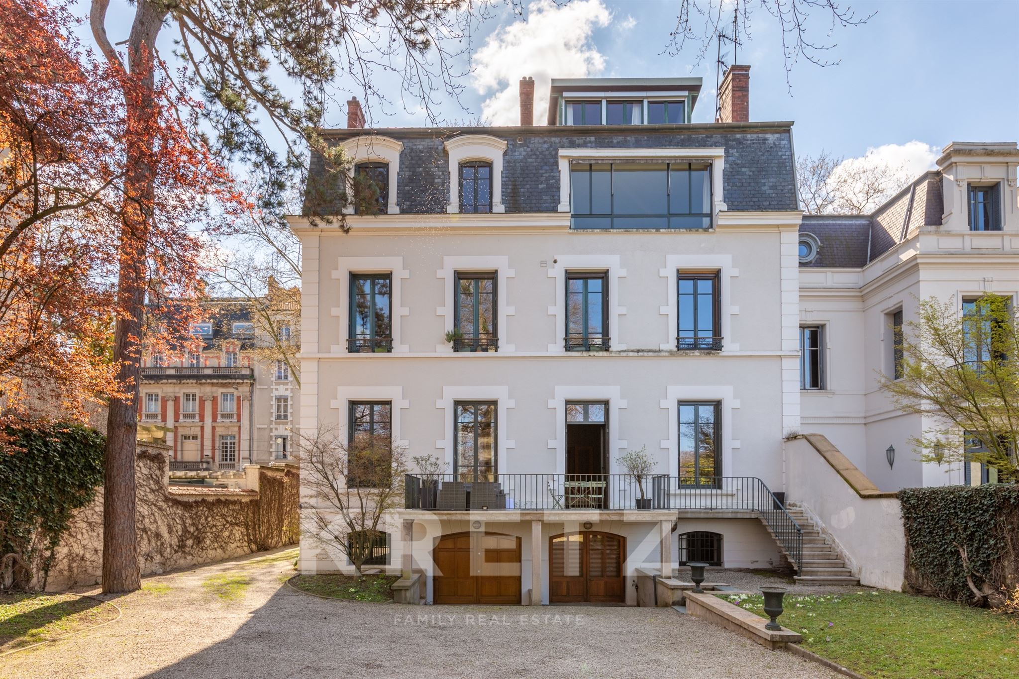 LYON 6 – TOP-FLOOR APARTMENT with exceptional views of the Parc de la Tête d’Or