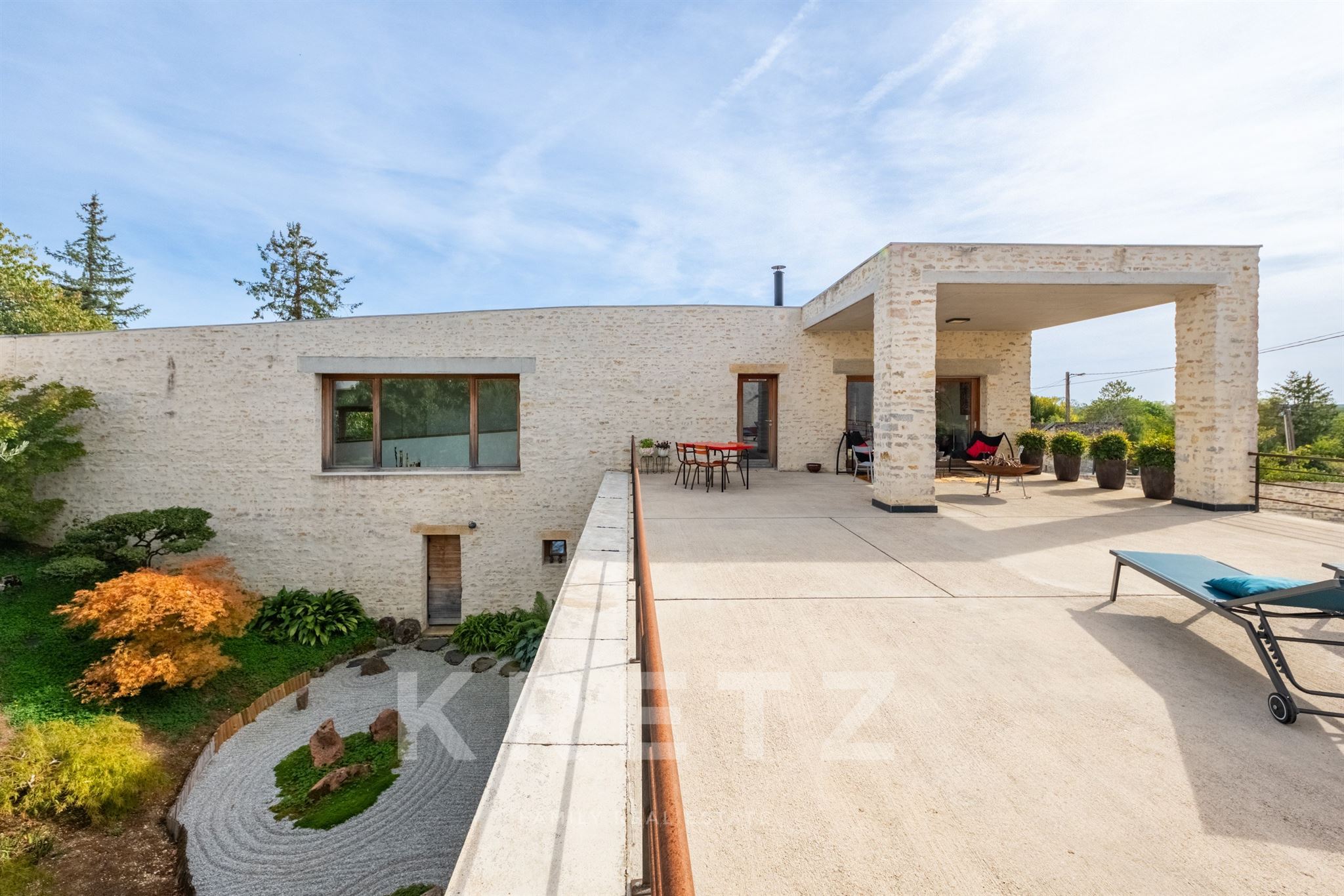 House-Garden – An architectural work by Bernard Quirot in the heart of Burgundy