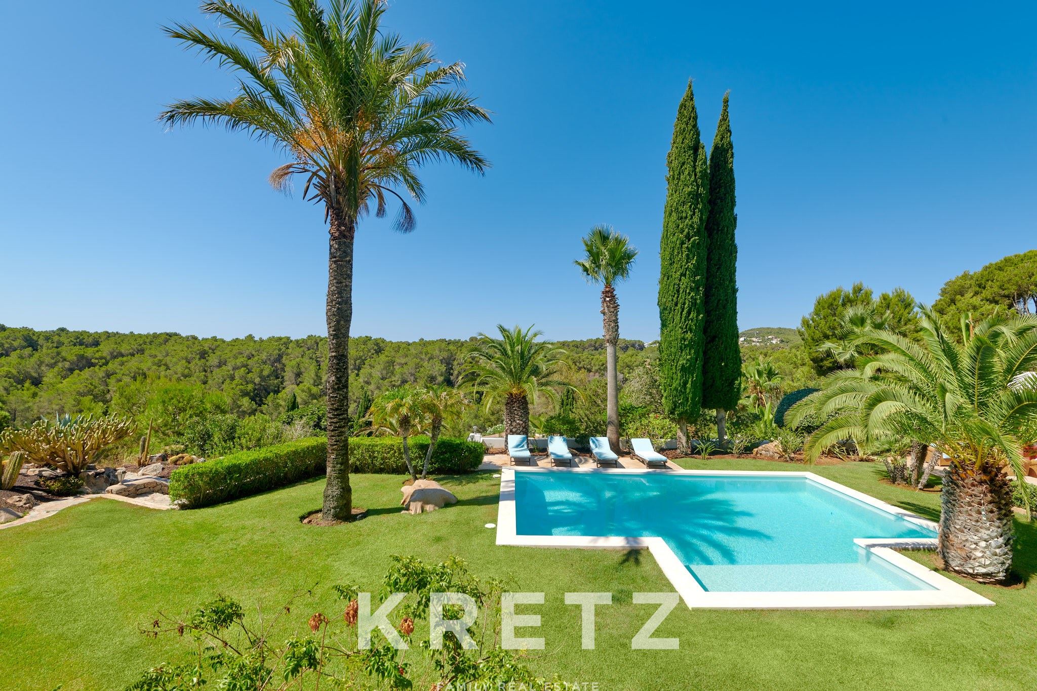 Exceptional Estate with 4 Independent Villas, Pool and Sea View in Cala Jondal, Ibiza