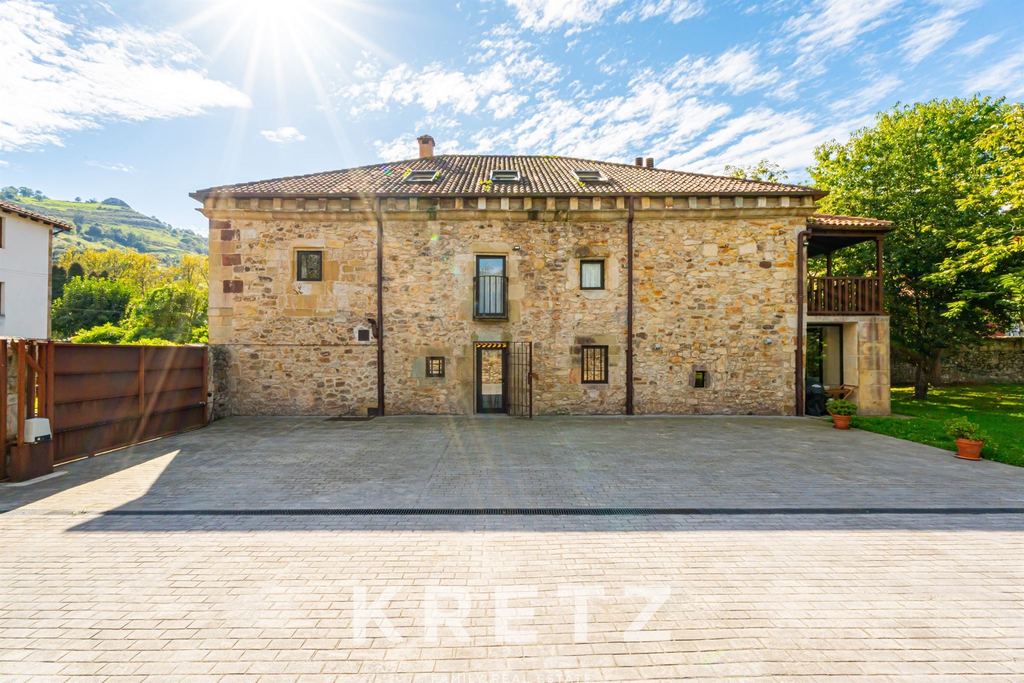 Restored historic manor house in the heart of Liérganes