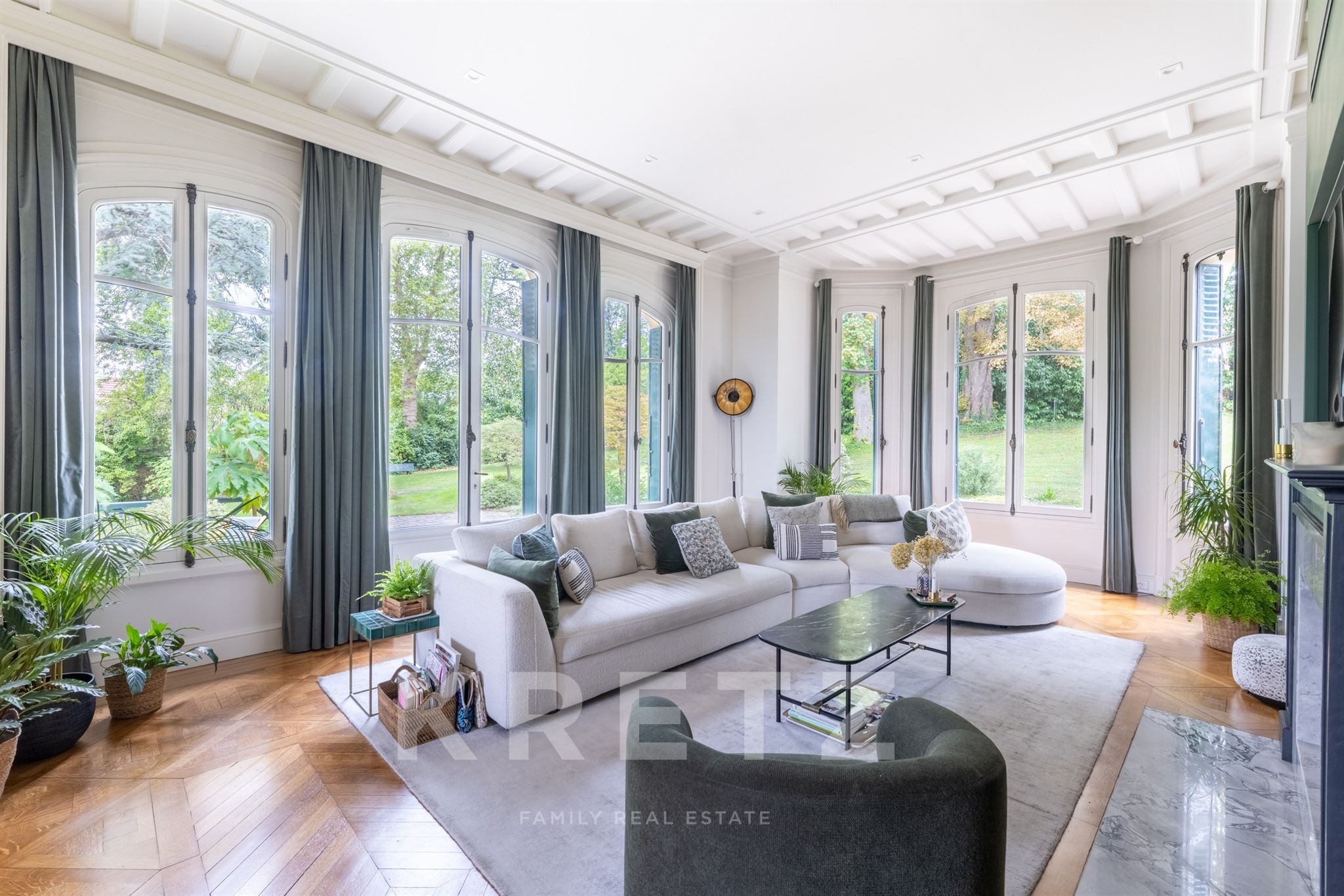 YERRES — ESSONNE - Demeure anglo-normande, vingt minutes de Paris