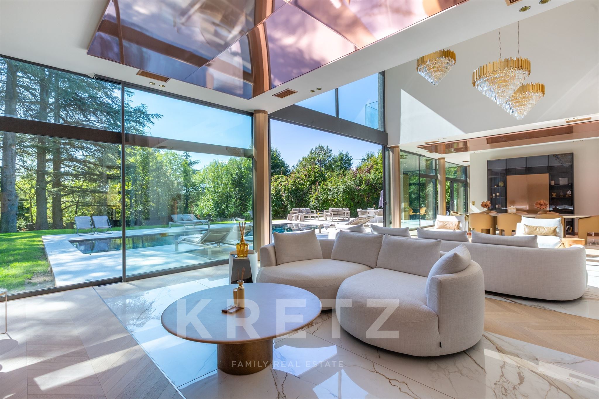 Moradia de luxo concebida por um arquiteto