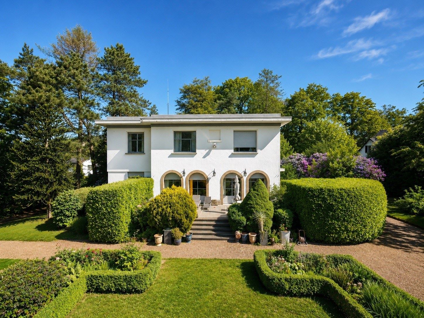 Architect-designed villa set within an exceptional park of ± 5,253 m²