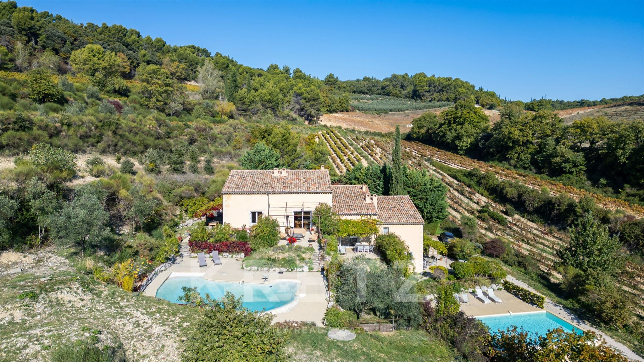 Large country house - two swimming pools - panoramic view