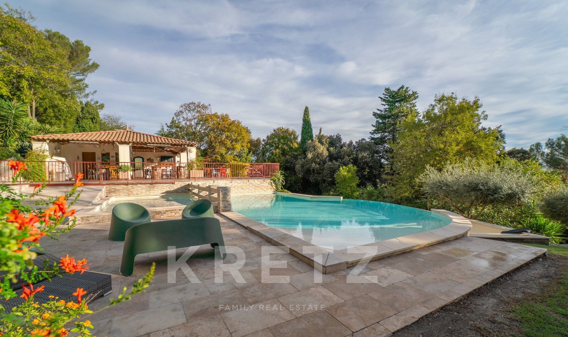 Nîmes – Exceptional property with outbuildings and a tennis court, set on 7,000m² of landscaped grou