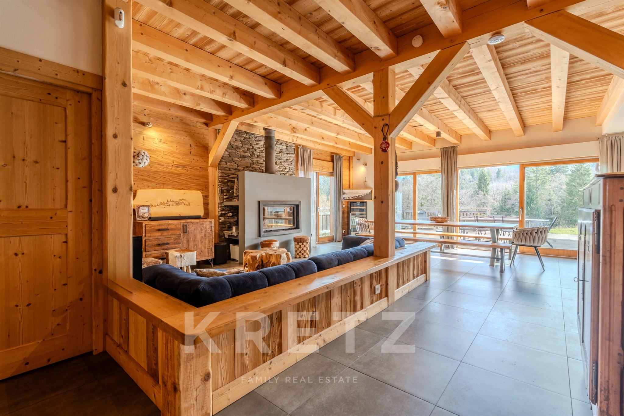Authentic chalet with panoramic views of Mont Blanc