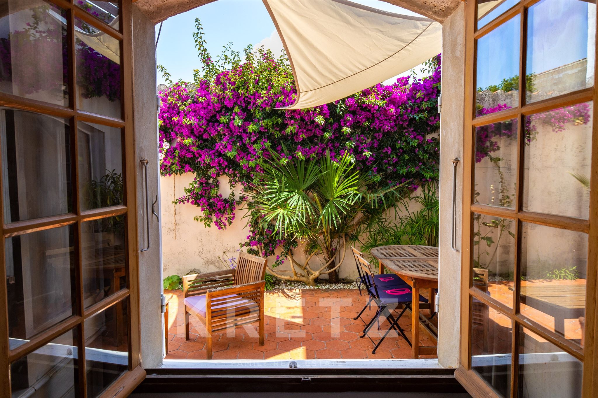 Elegant Seaside Mansion with Guest House – Île d’Oléron