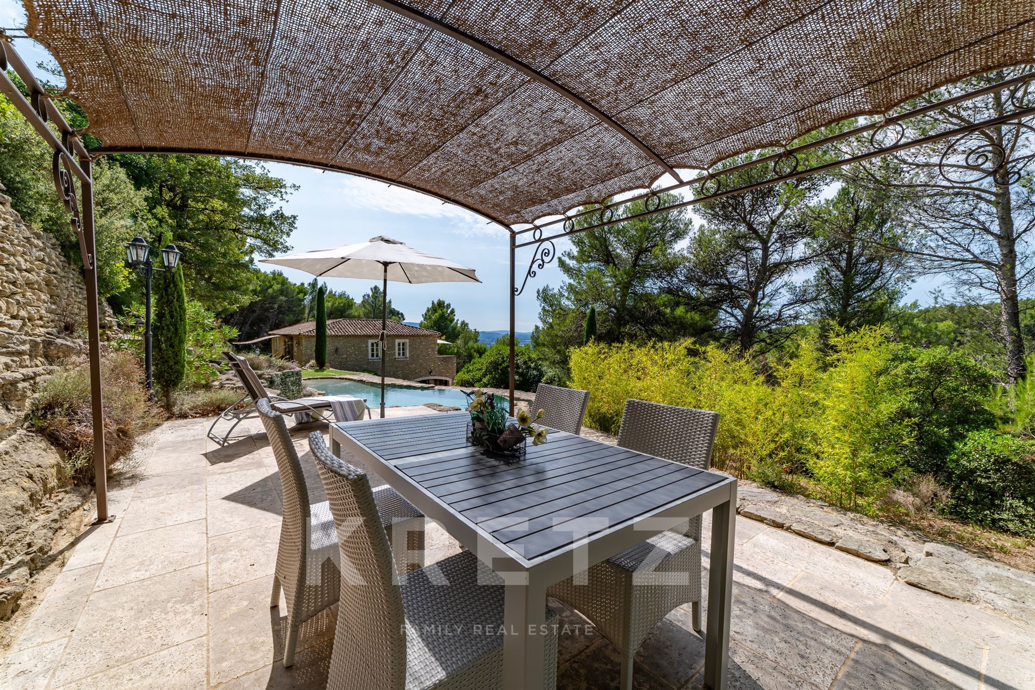 300m² property - Saumane-de-Vaucluse (Luberon)