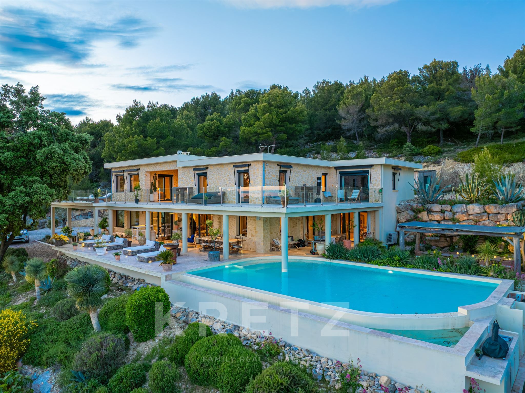 Very exceptional and exclusive residence in Provence - Rare panoramic view