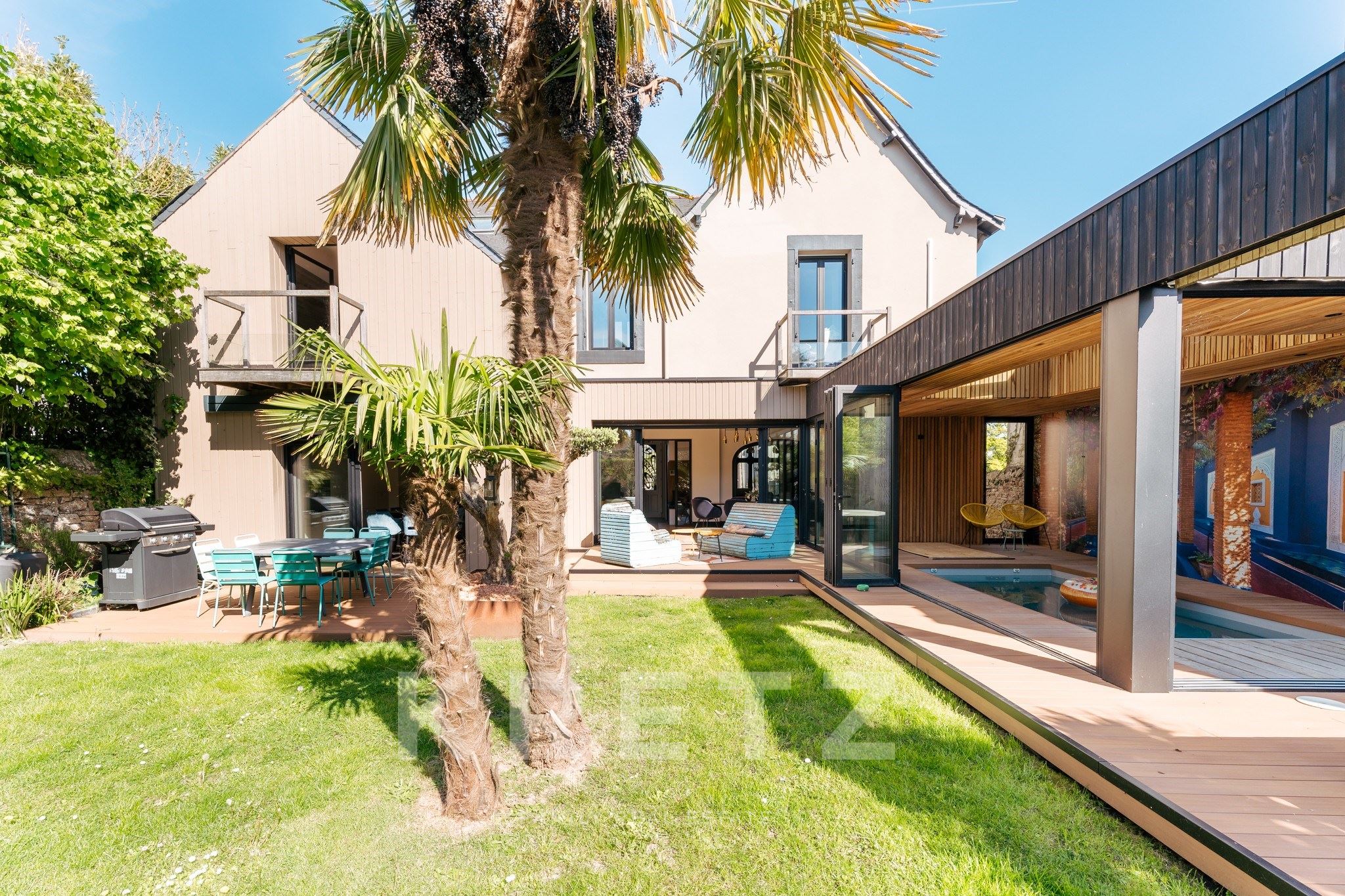 Maison de caractère rénovée avec piscine intérieure – Vannes centre
