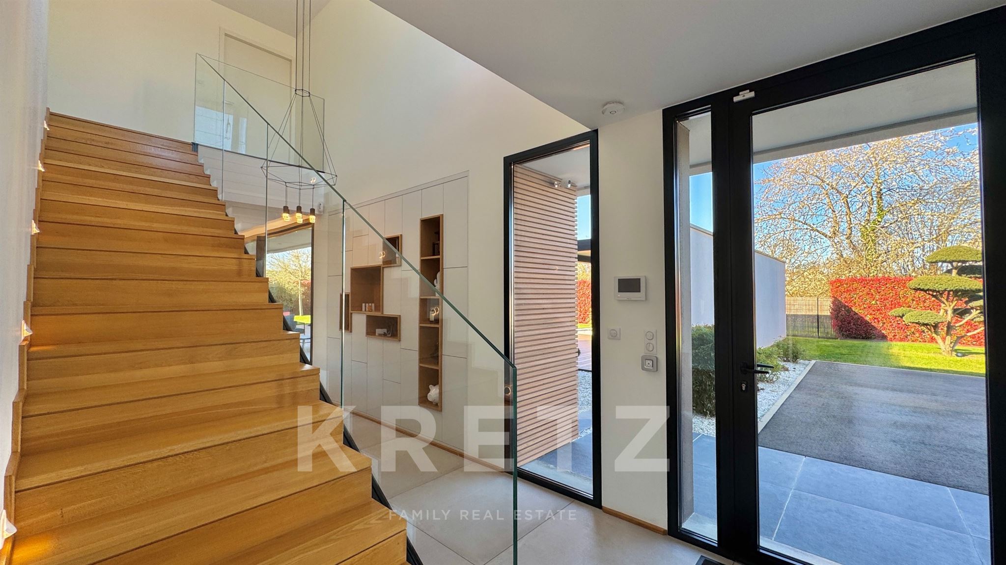 Contemporary villa on the outskirts of Tours