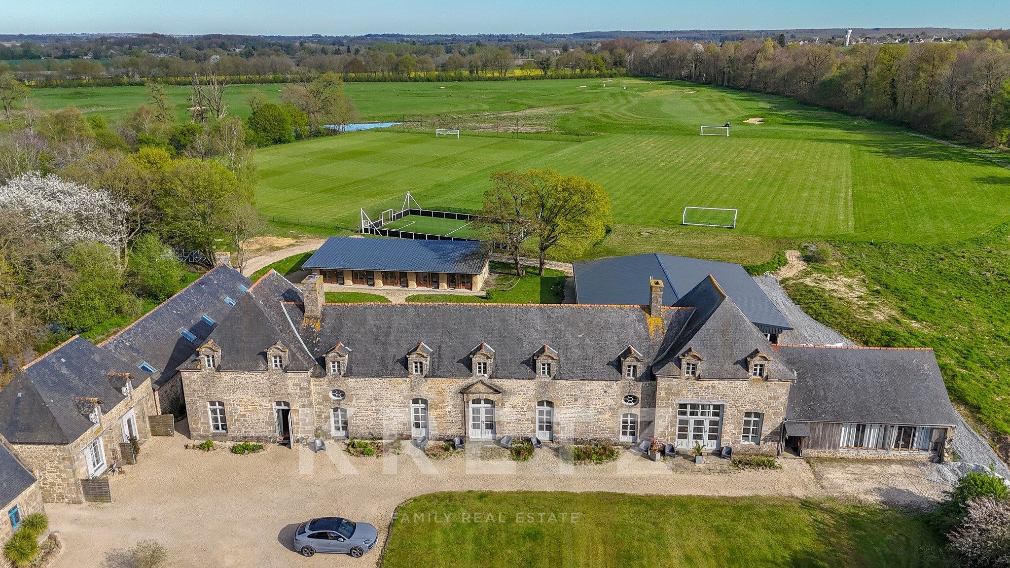 Château Renaissance & Domaine Privé d’Exception — Une destination unique en France