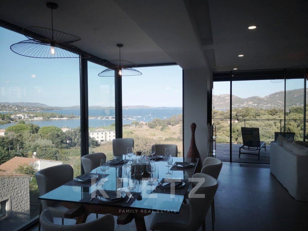 Apartment overlooking the Gulf of Porto-Vecchio, 2 steps from the old town and port