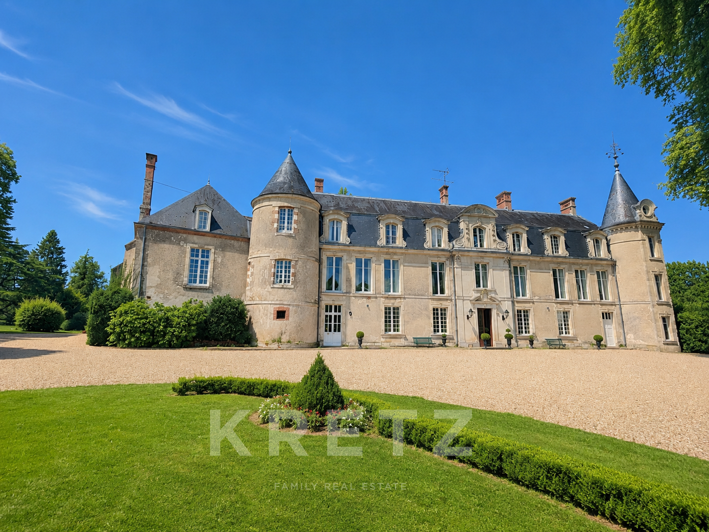 Sud Sologne Château du XIXe avec dépendances parc rivière forêt 40ha