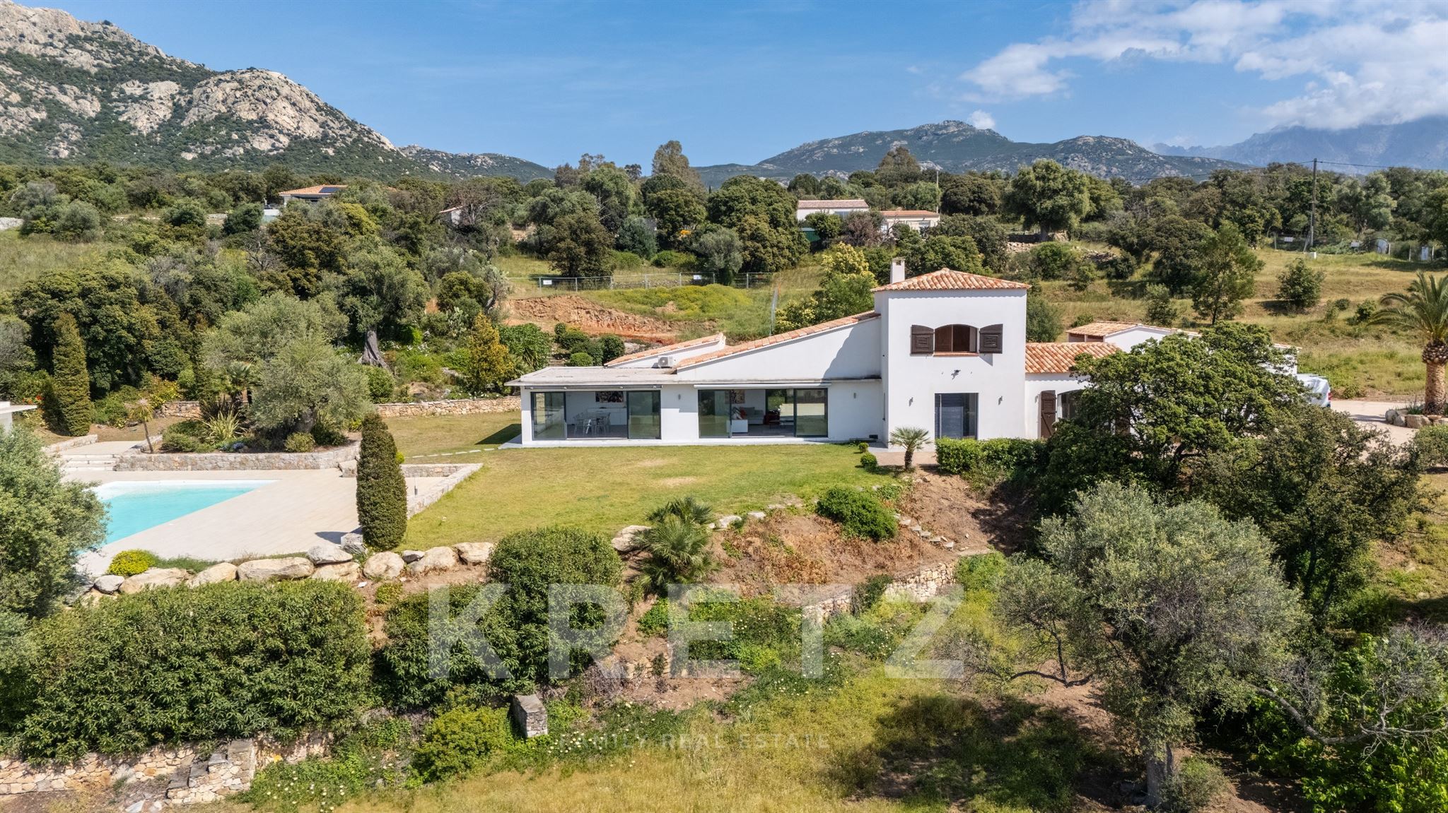 Lumio, haute Corse, Villa avec piscine et vue sur mer à vendre