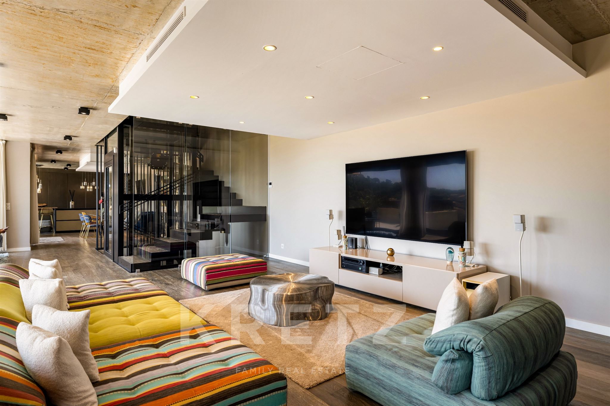 EXCLUSIVA VILLA CONTEMPORÁNEA DE AUTOR – VISTAS PANORÁMICAS AL MAR