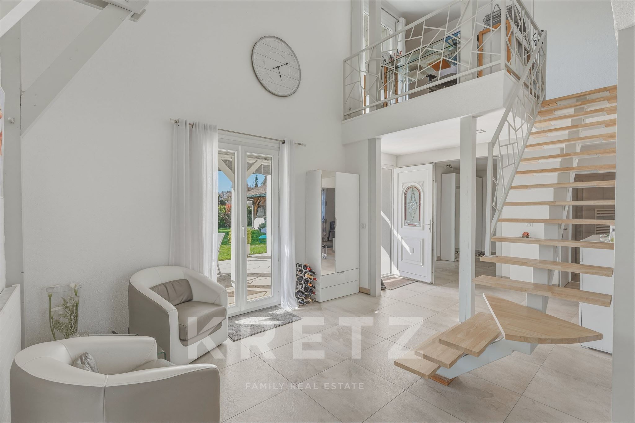 ARTHAZ-PONT-NOTRE-DAME: RENOVATED DETACHED HOUSE - 150 SQM - 700 SQM PLOT