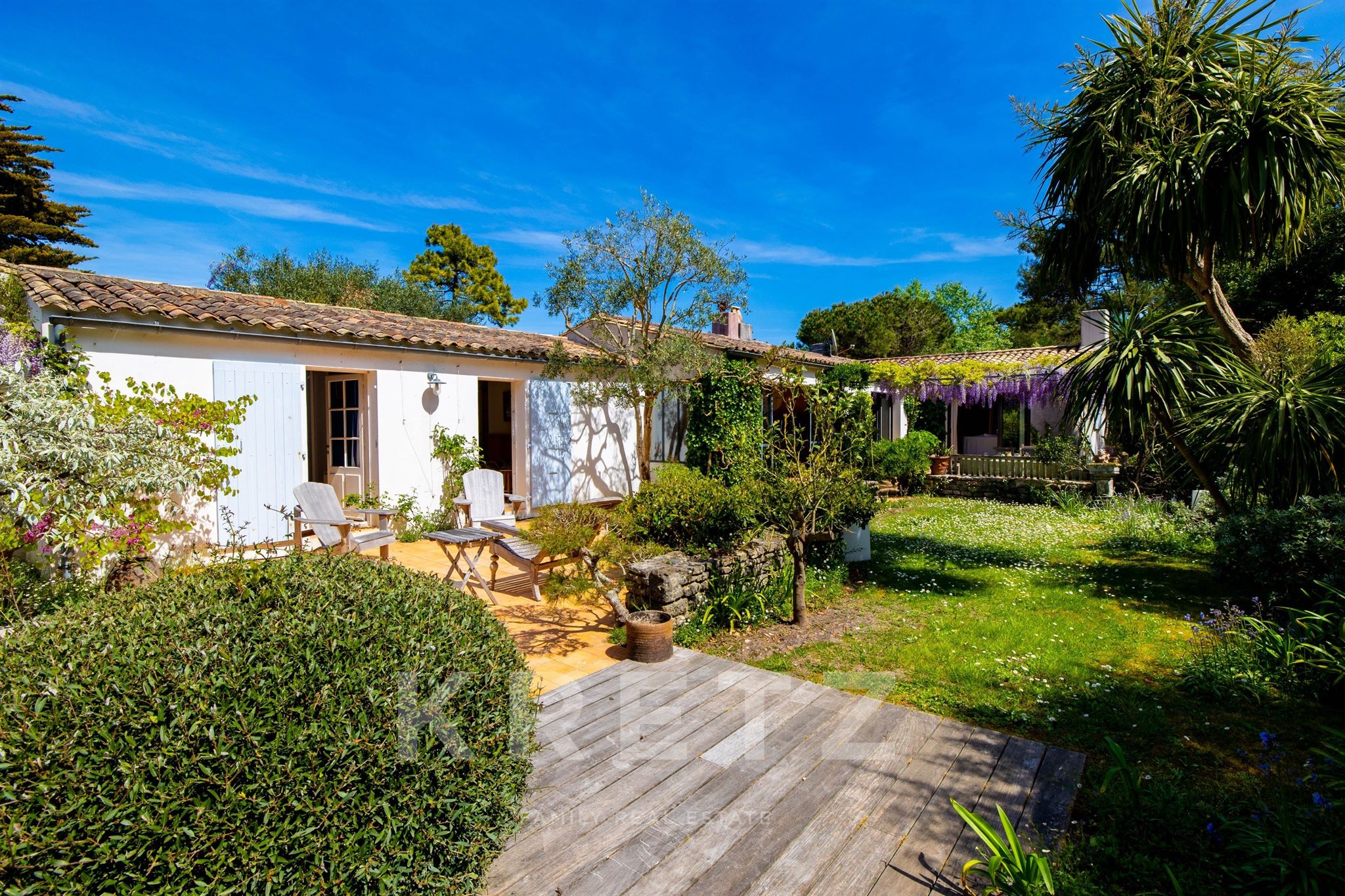 Villa with private beach access