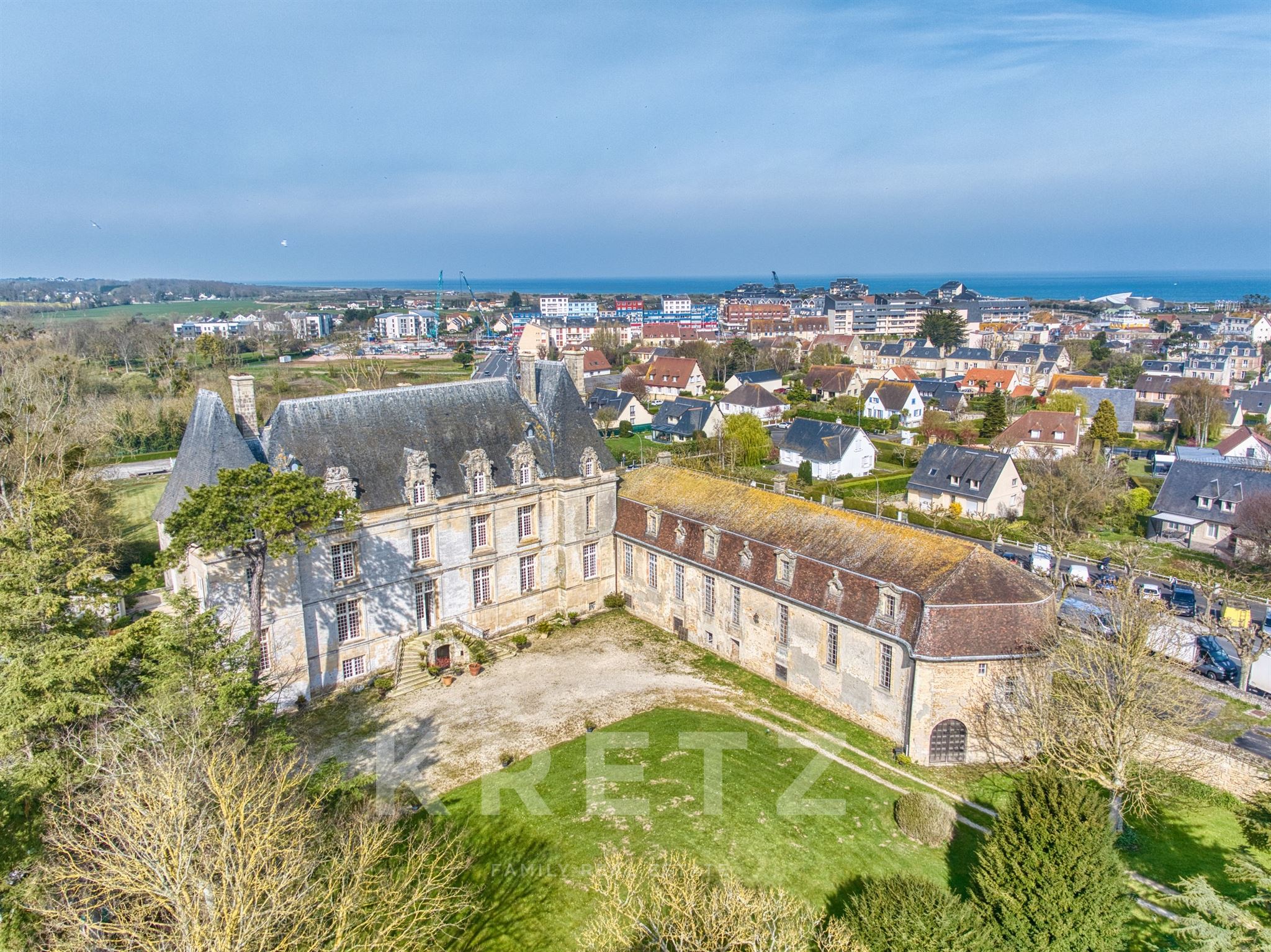 Historic 17th-Century Château Overlooking Juno Beach – 1.16 ha Walled Park – Heart of the D-Day Land