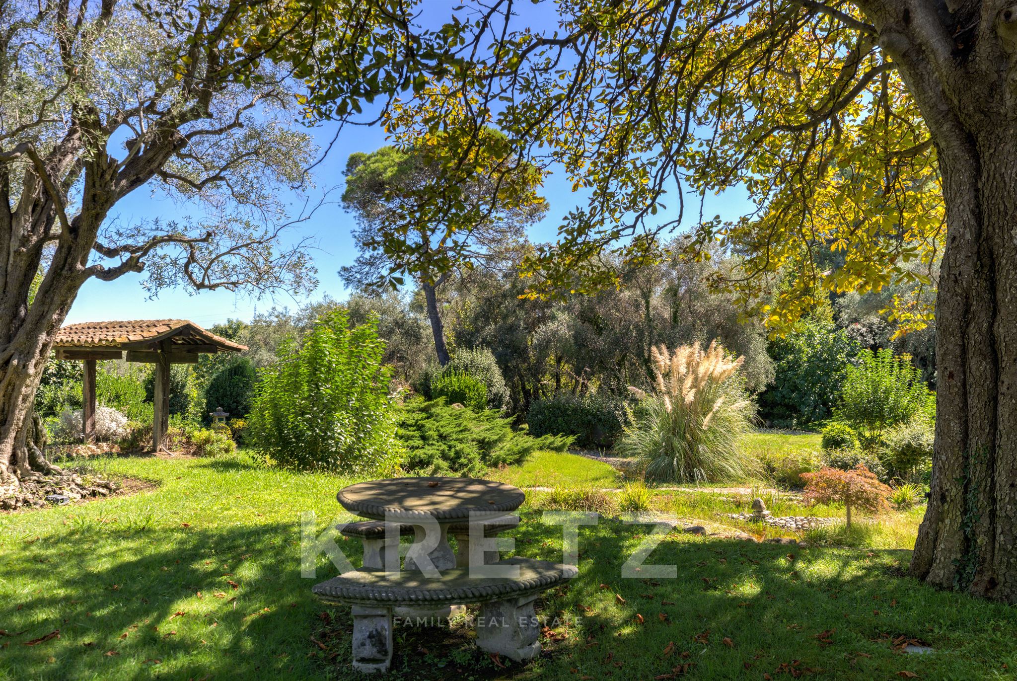 Villa neuve au contact du vieux village de Mougins