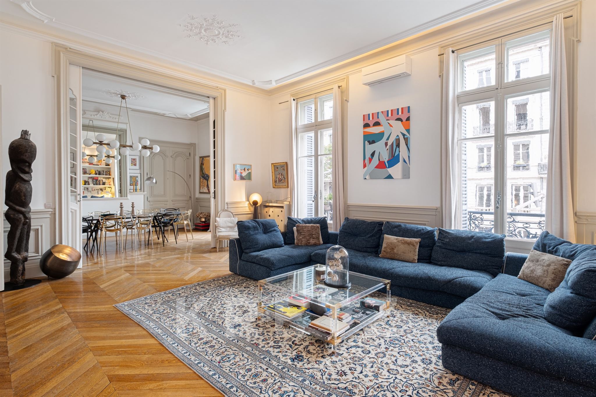EXCLUSIVE TO LYON'S 6TH ARRONDISSEMENT – FOCH / PUVIS DE CHAVANNES – AIR-CONDITIONED APARTMENT FOR ENTERTAINING / 4 BEDROOMS