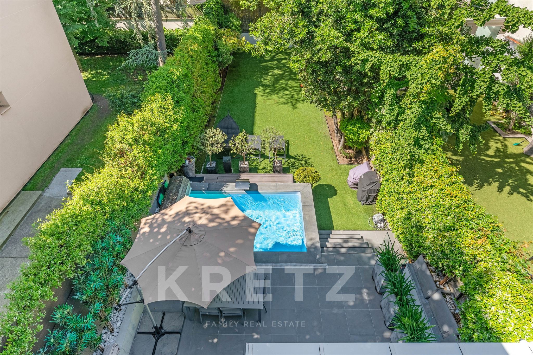 Neuilly-sur-Seine - Excellent condition - Unobstructed views - Very bright - Quiet surroundings - Sw