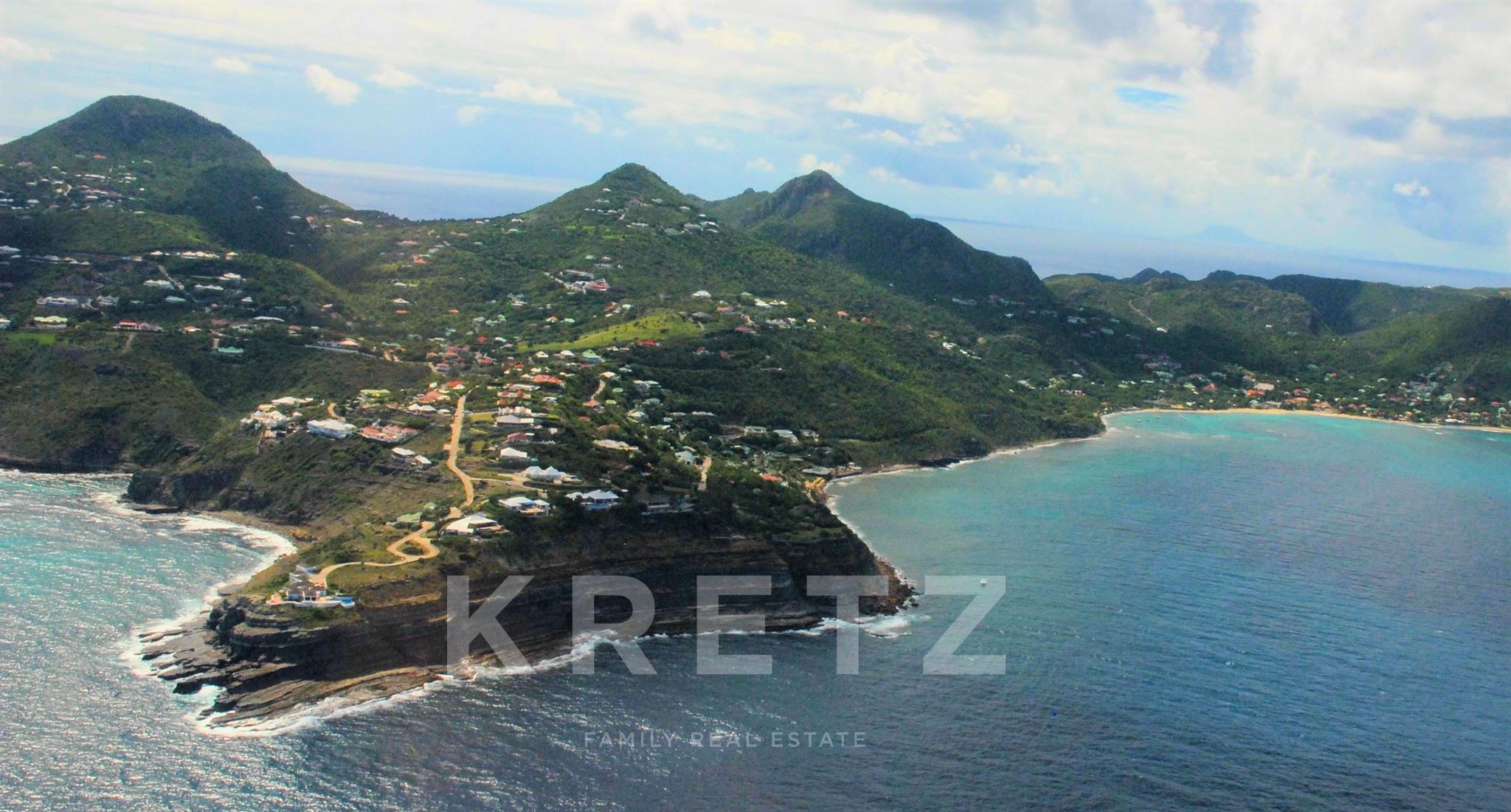 Plot with building permit overlooking Pointe Milou and the ocean