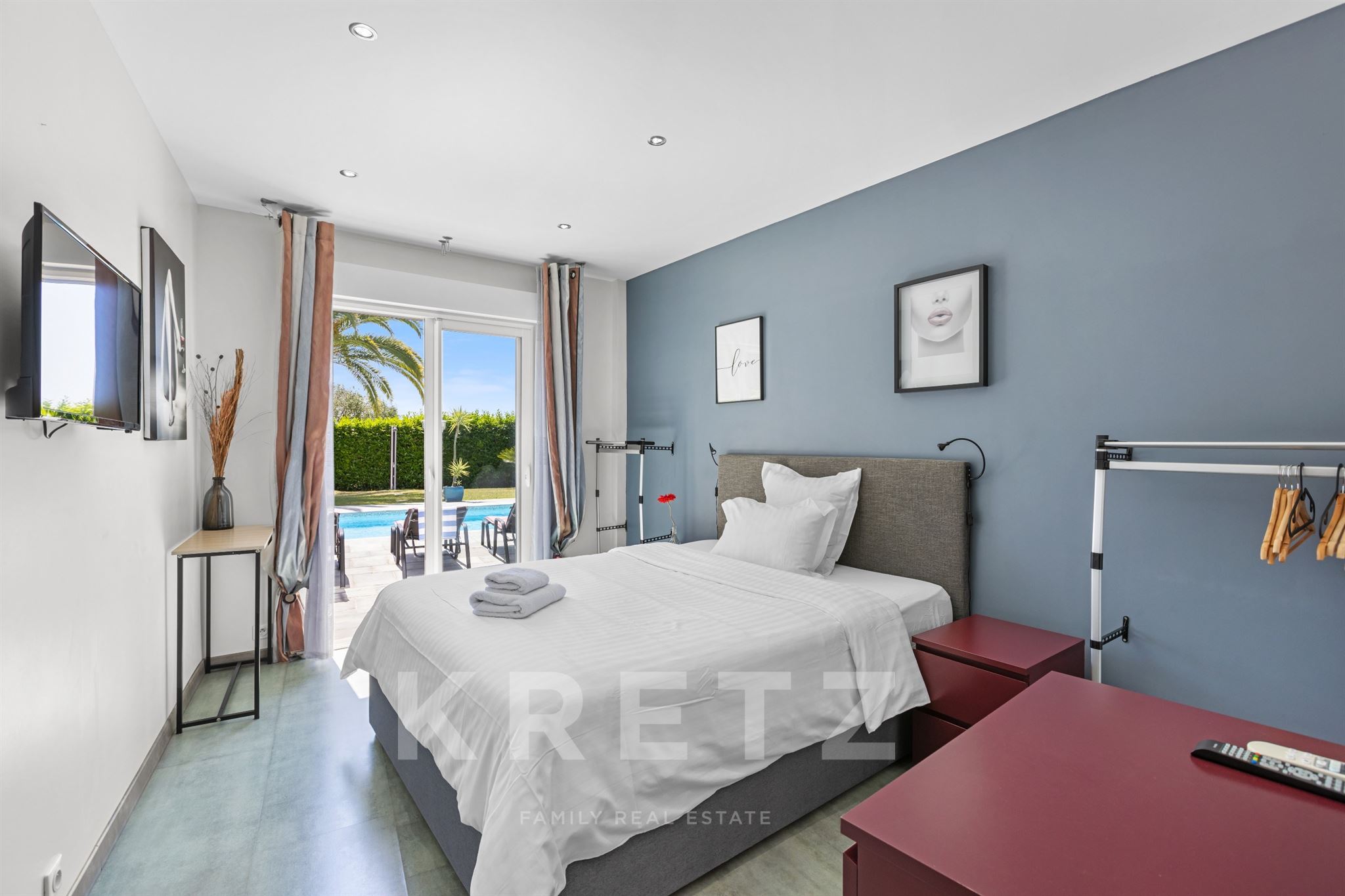 Villas Jumelles à Cote D'Azur – Vue Mer, Deux Piscines