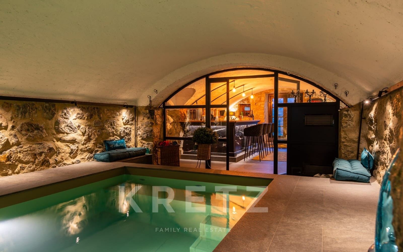 Maison de Maître en pierre de 600 m² | Parc arboré plat de 4 800 m² | 2 Piscines |
