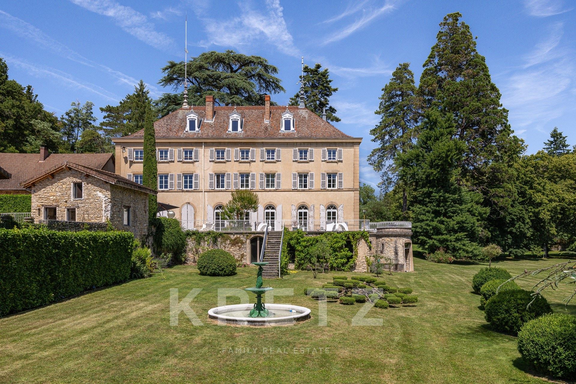 DOMAINE DE CHANILLE — DEMEURE HISTORIQUE AU CŒUR DE 19 HECTARES