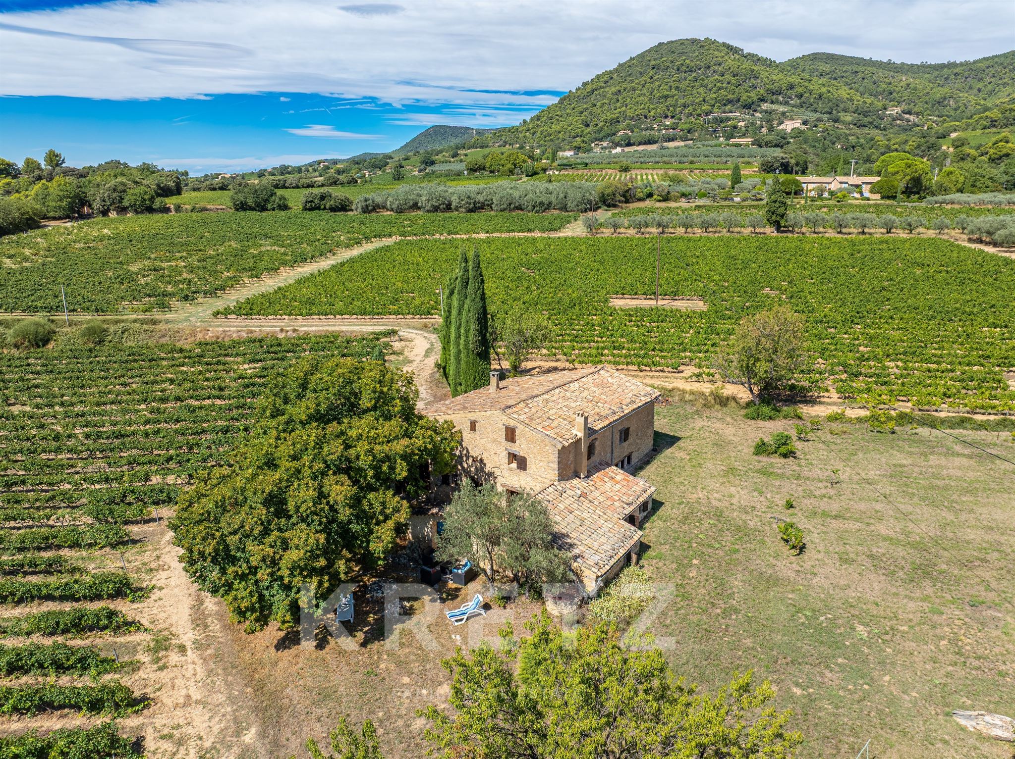 Exceptionnelle ferme Provençale de caractère - A restaurer