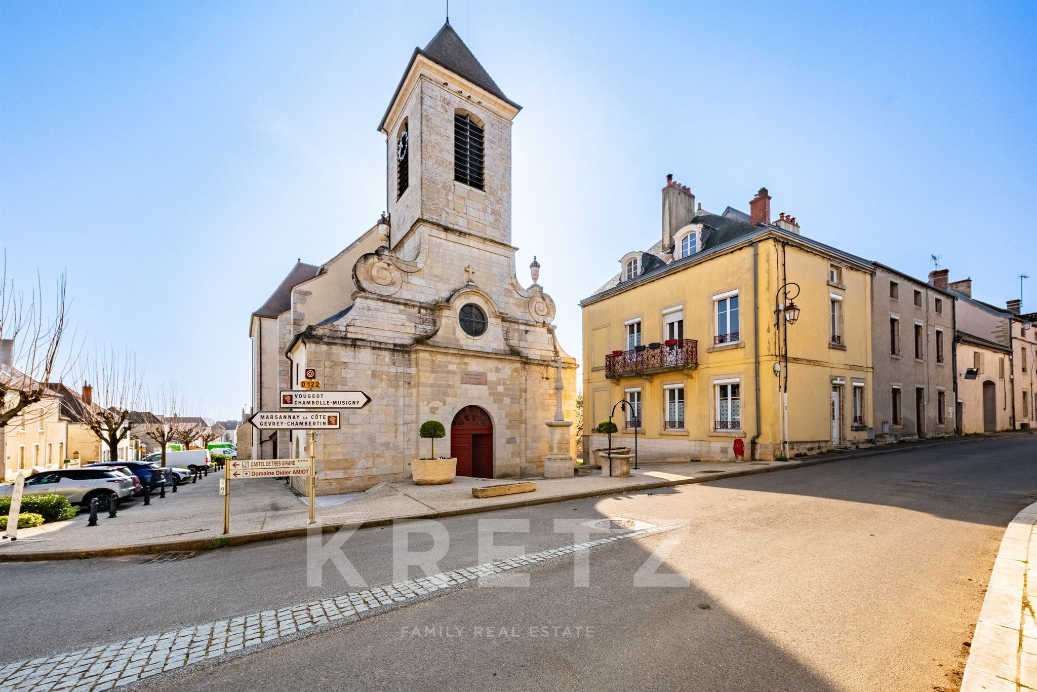 Burgundy - Winemaker's house 198 m2 - 5 bedrooms - vaulted cellar - vineyard view