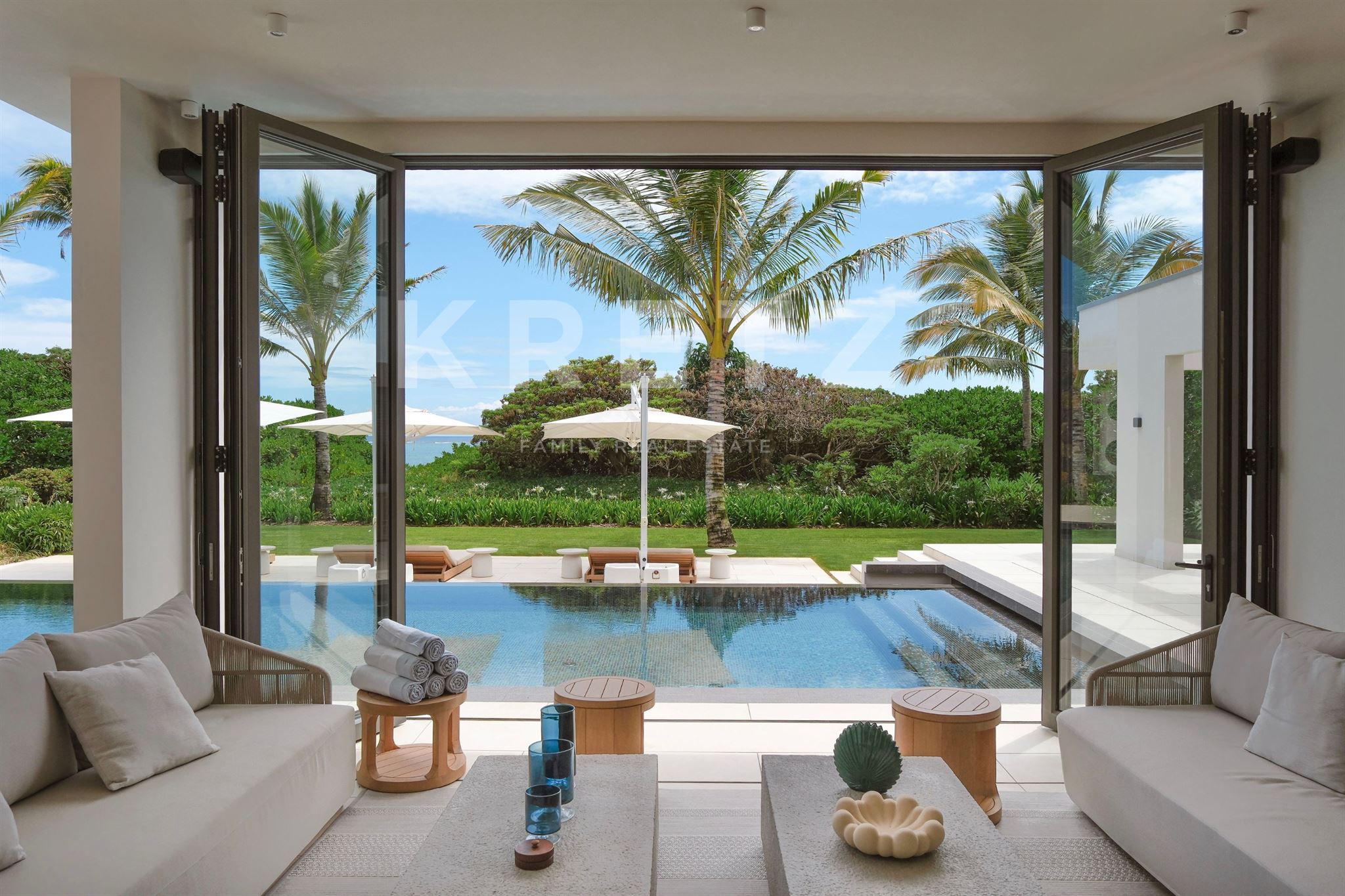 Exclusivity – Modern Beachfront Villa, Private Peninsula & 5* Hotel Access