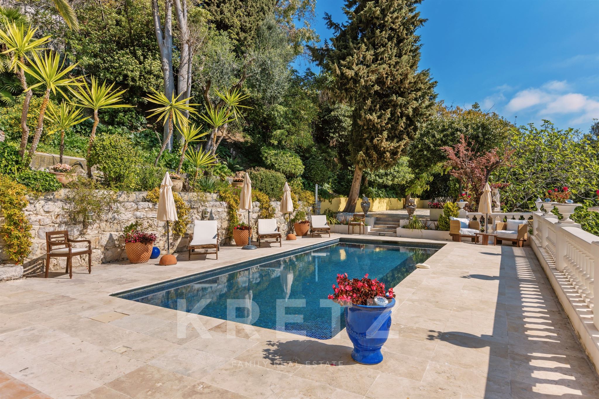 House with swimming pool - Nice close City Centre