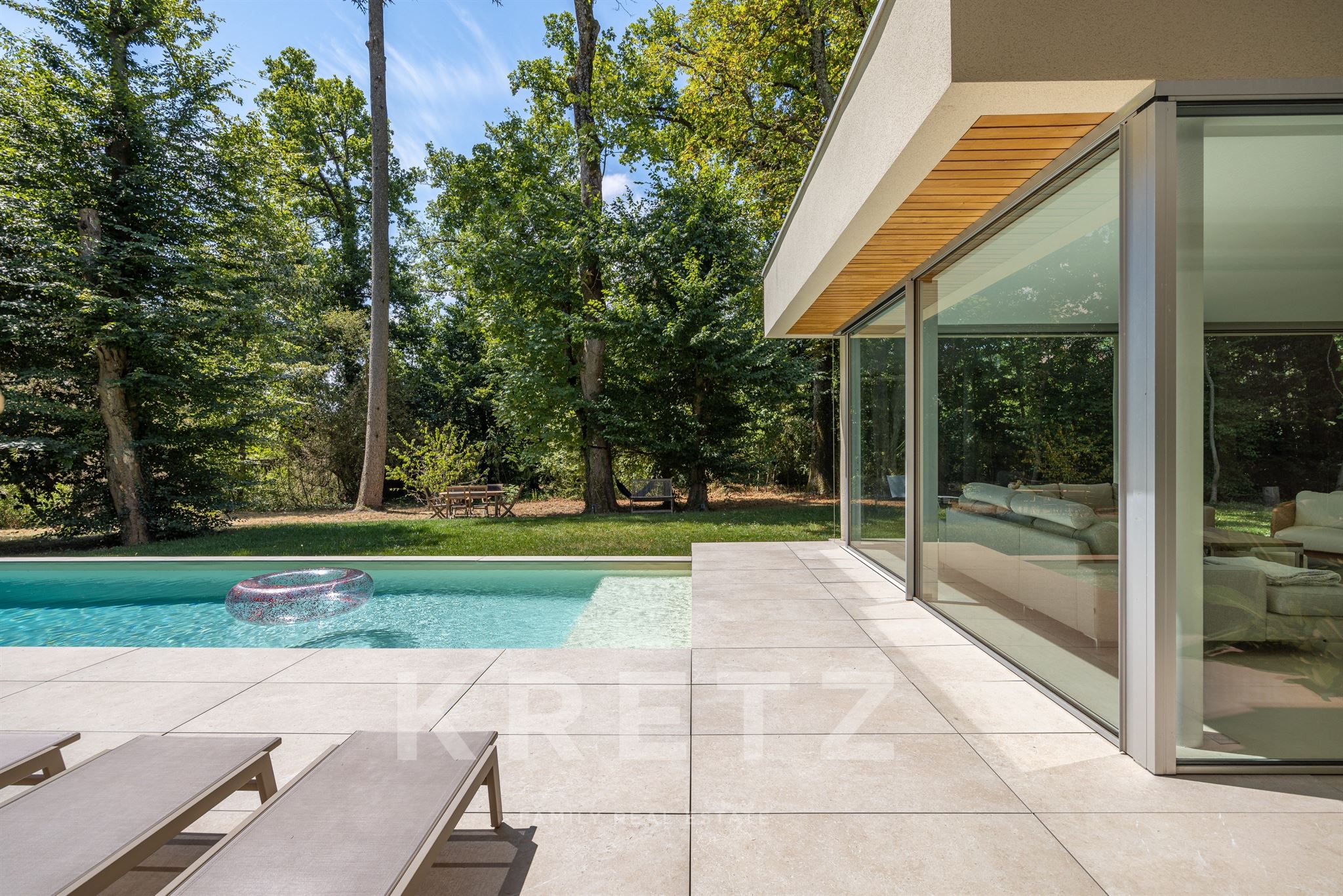 ECULLY – Villa contemporaine au cœur d'un parc privé