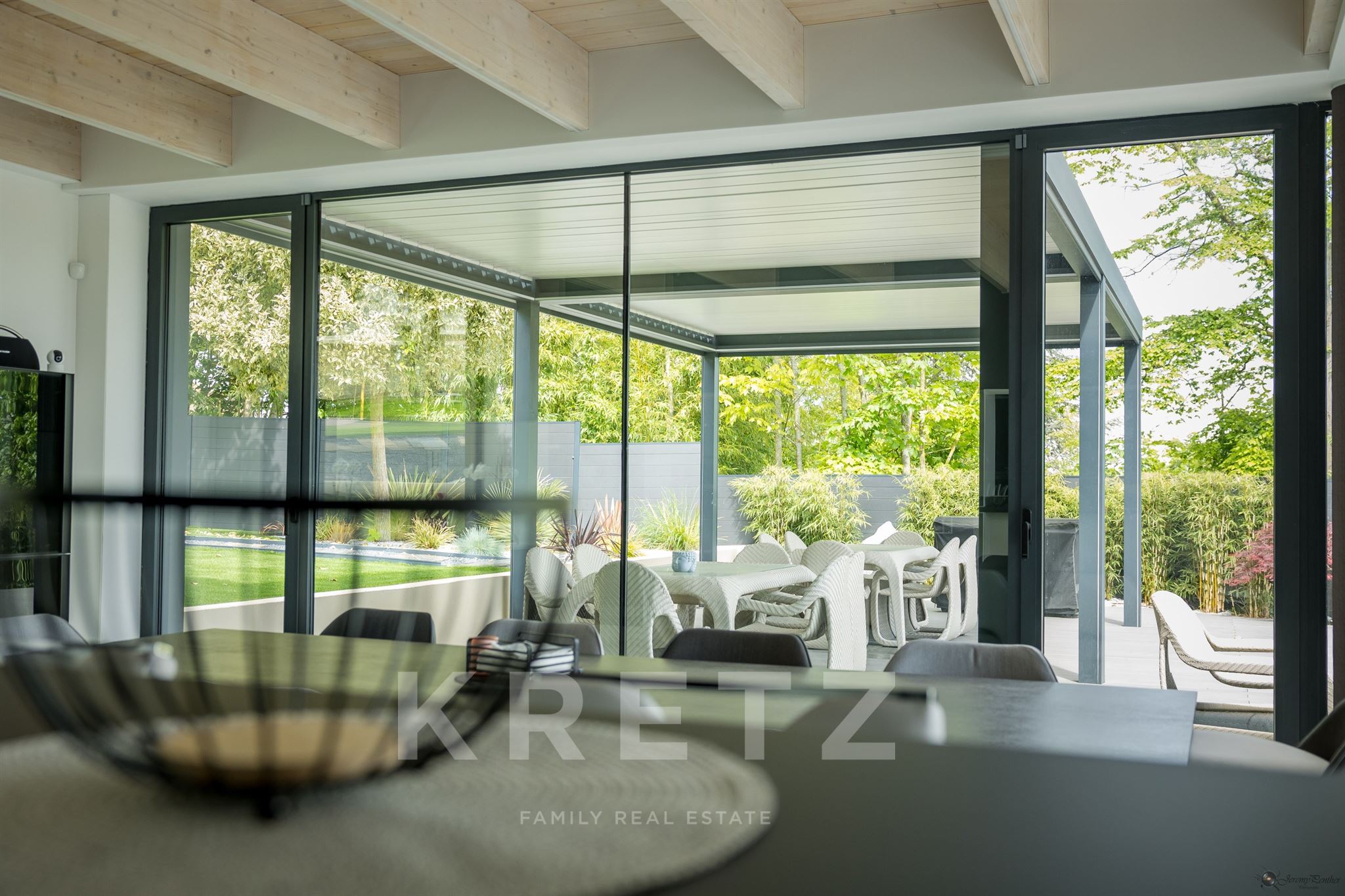 Villa d'architecte avec vue dégagée