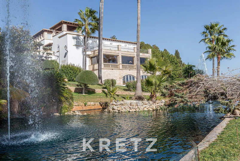 Exceptional villa with spectacular views over the Bay of Palma, landscaped park of 7,500 m²