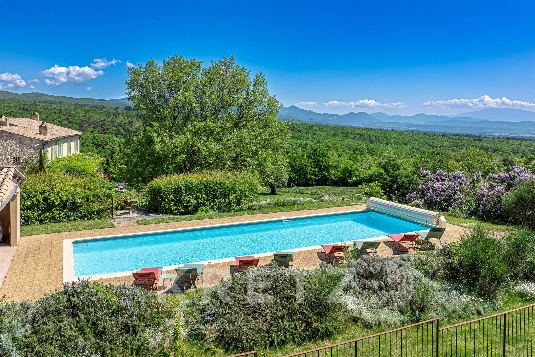 Very large Provençal mansion of character