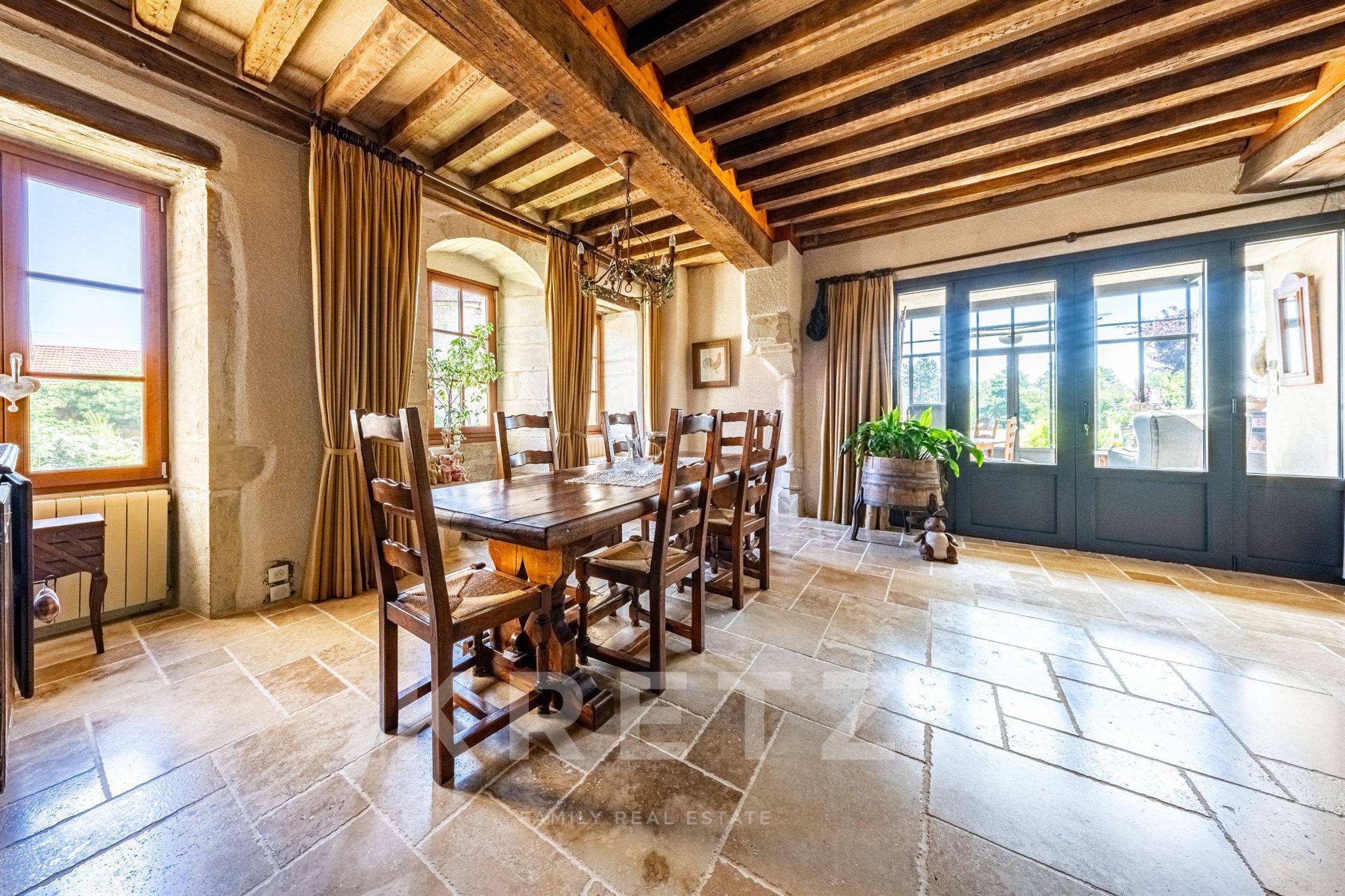 Stately home from the 15th and 16th centuries, completely renovated