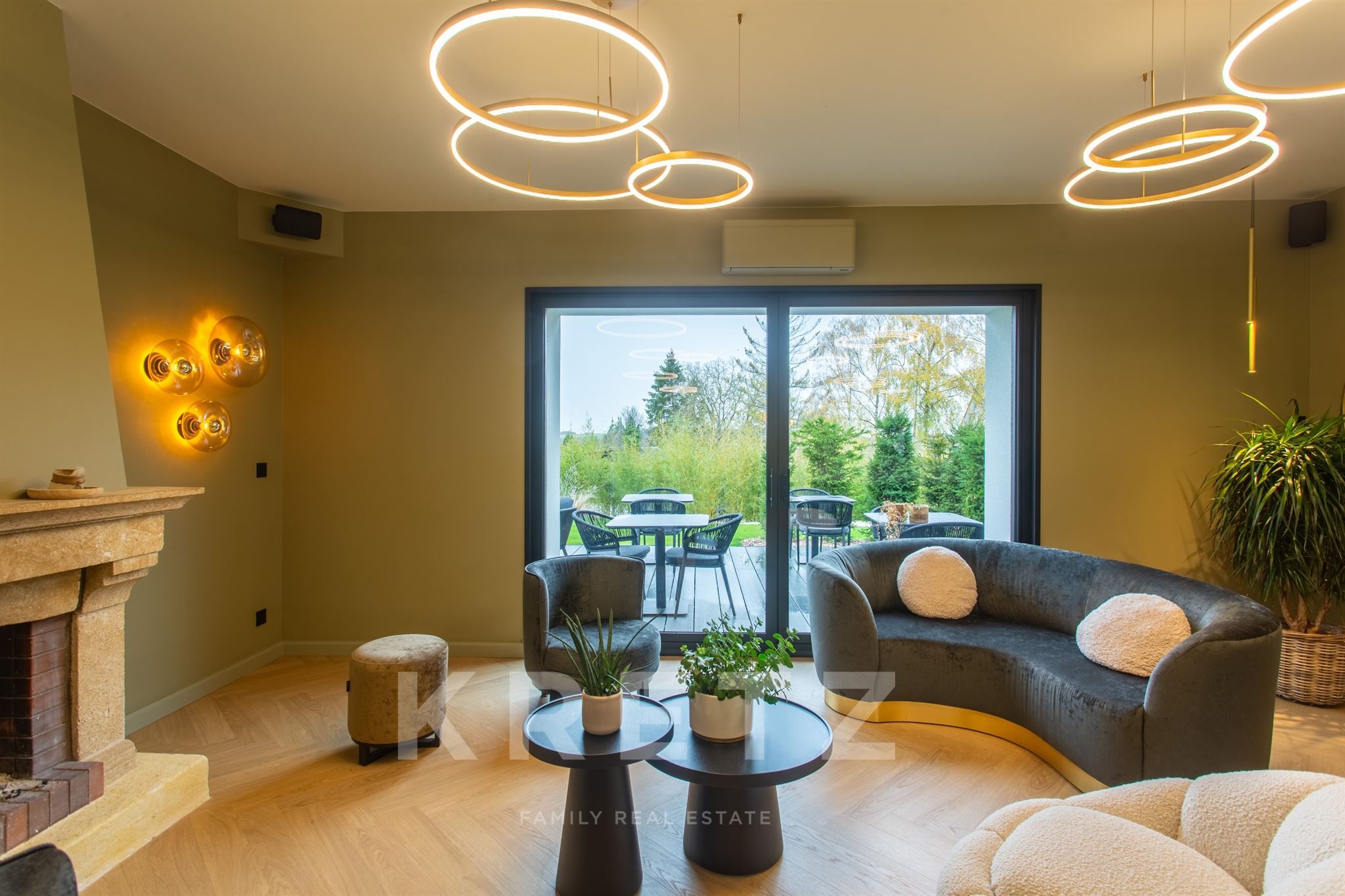 Prestigious Property South of Amiens: Ideal for Commercial Activity or Family Estate