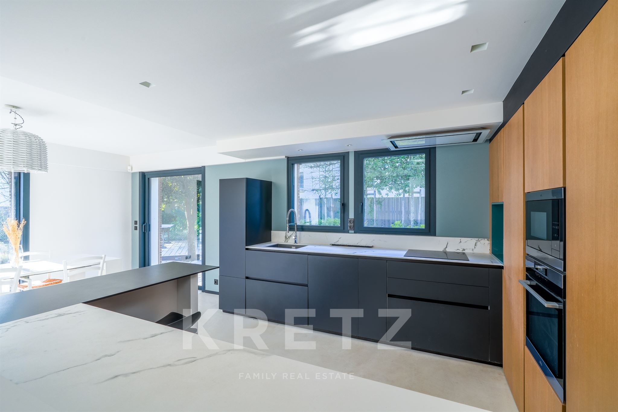 La Baule Les PinsArchitect-designed villa 400m from the beach