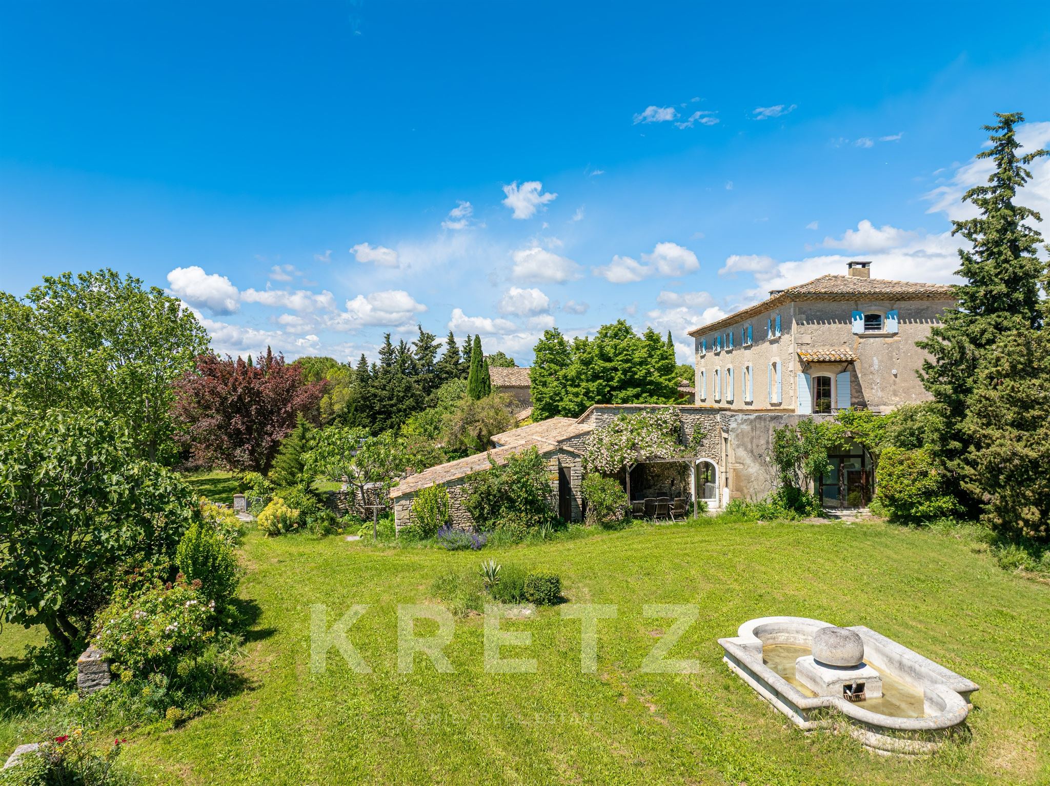 A confidential address in the heart of Drôme Provençale