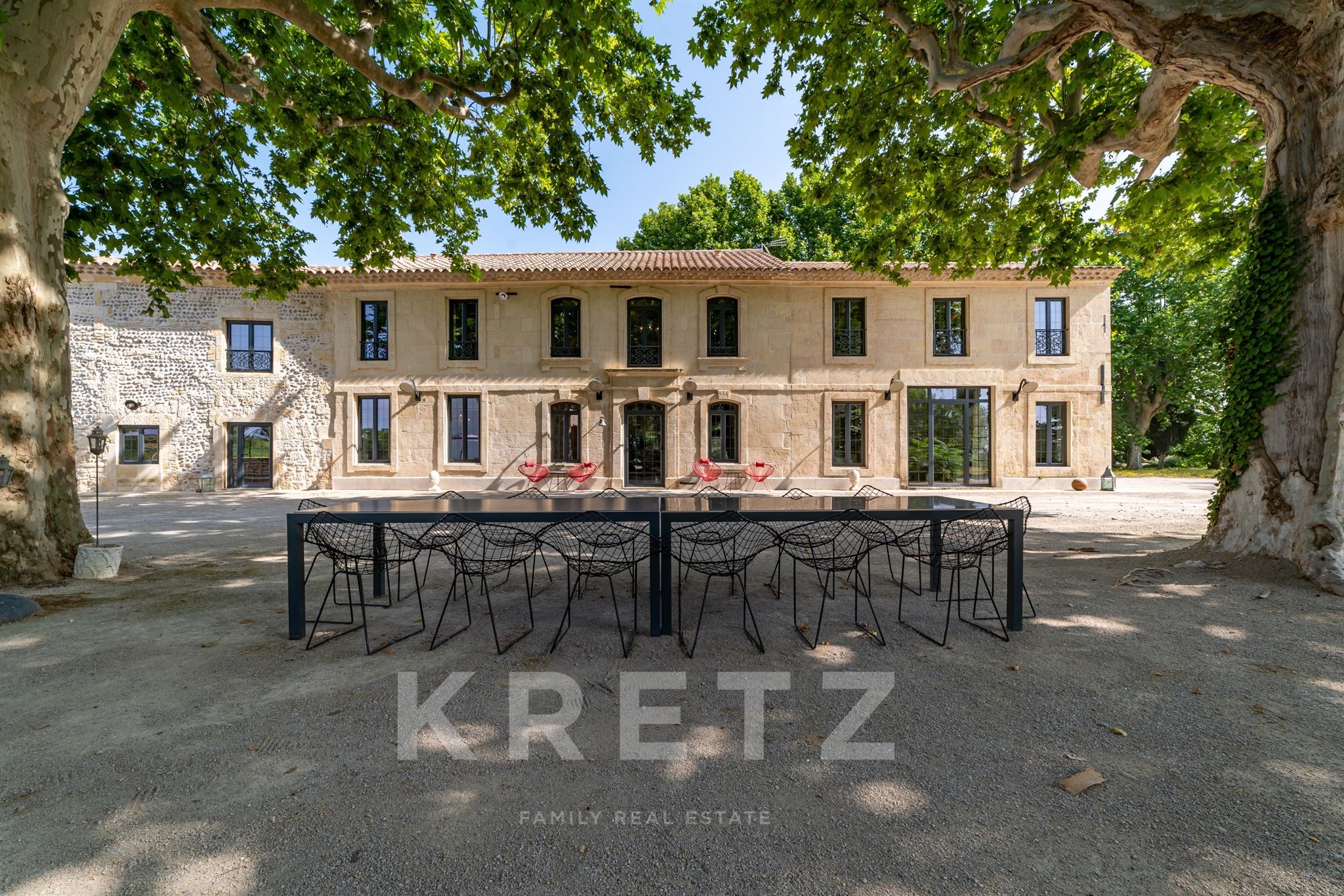 Provençal Mas near the Alpilles and Arles: 5 Bedrooms, Pool, and Outbuildings