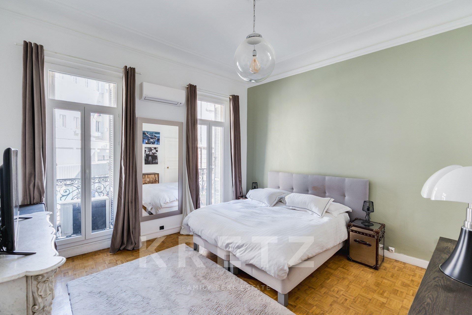 Castellane - élégant appartement de 146m2 bourgeois avec 2 balcons
