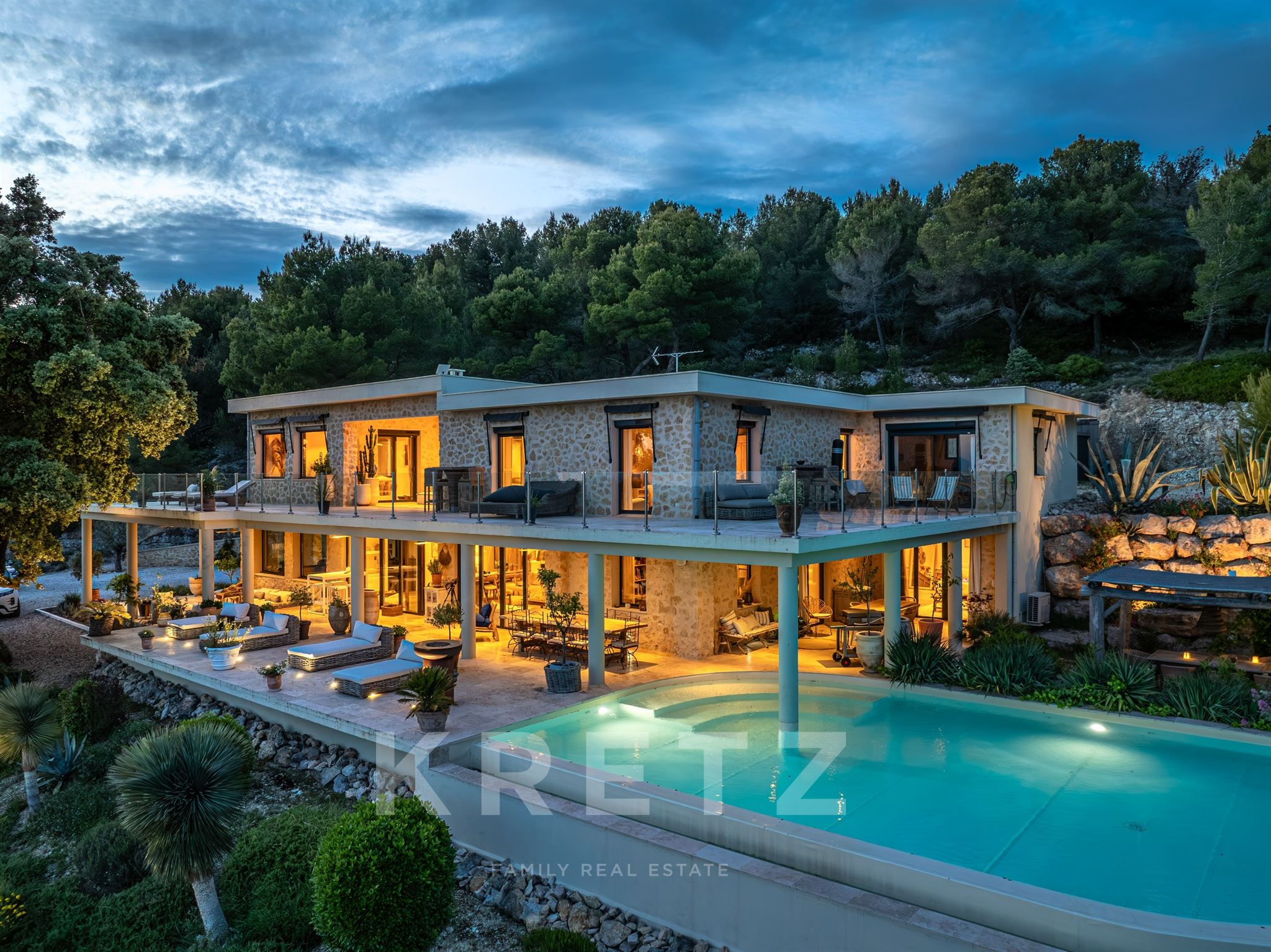 Very exceptional and exclusive residence in Provence - Rare panoramic view