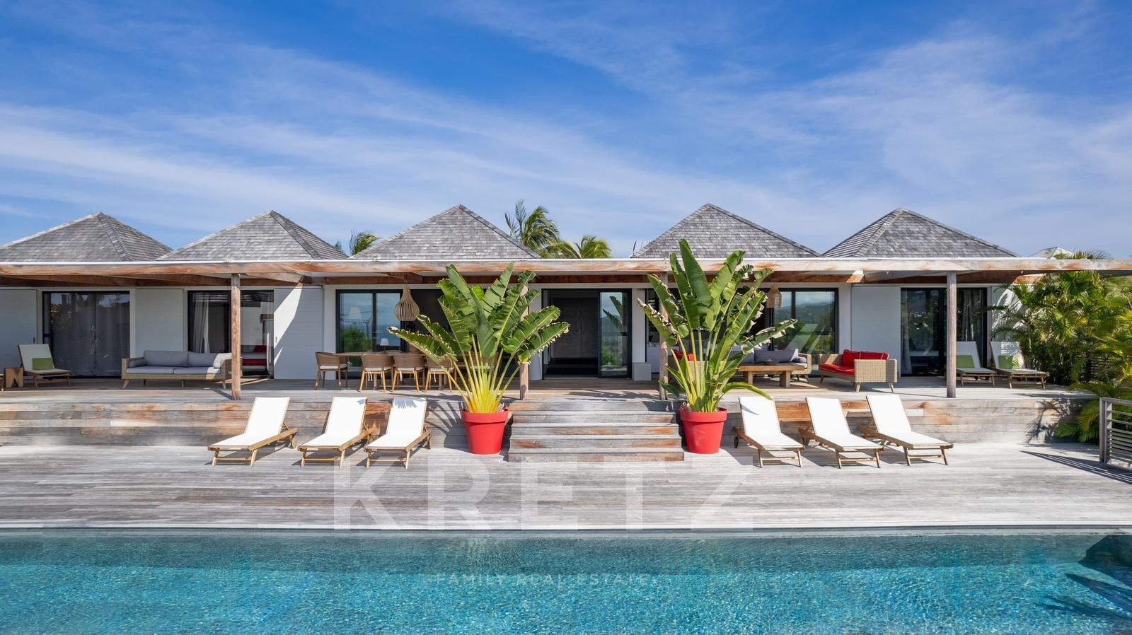 Contemporary Villa in a Private Estate with Lagoon Views