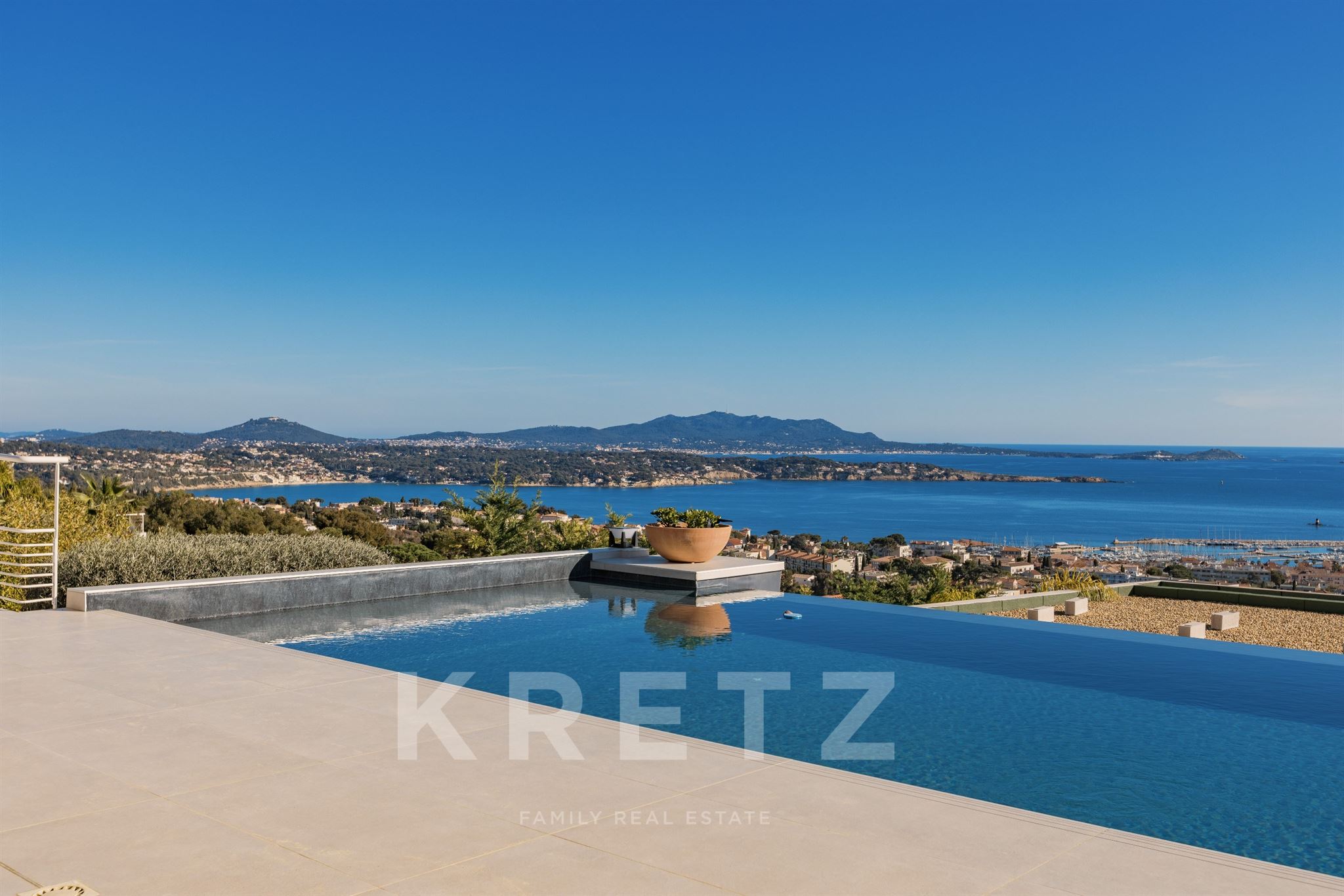 MAISON T5 VUE PANORAMIQUE SUR LA MER