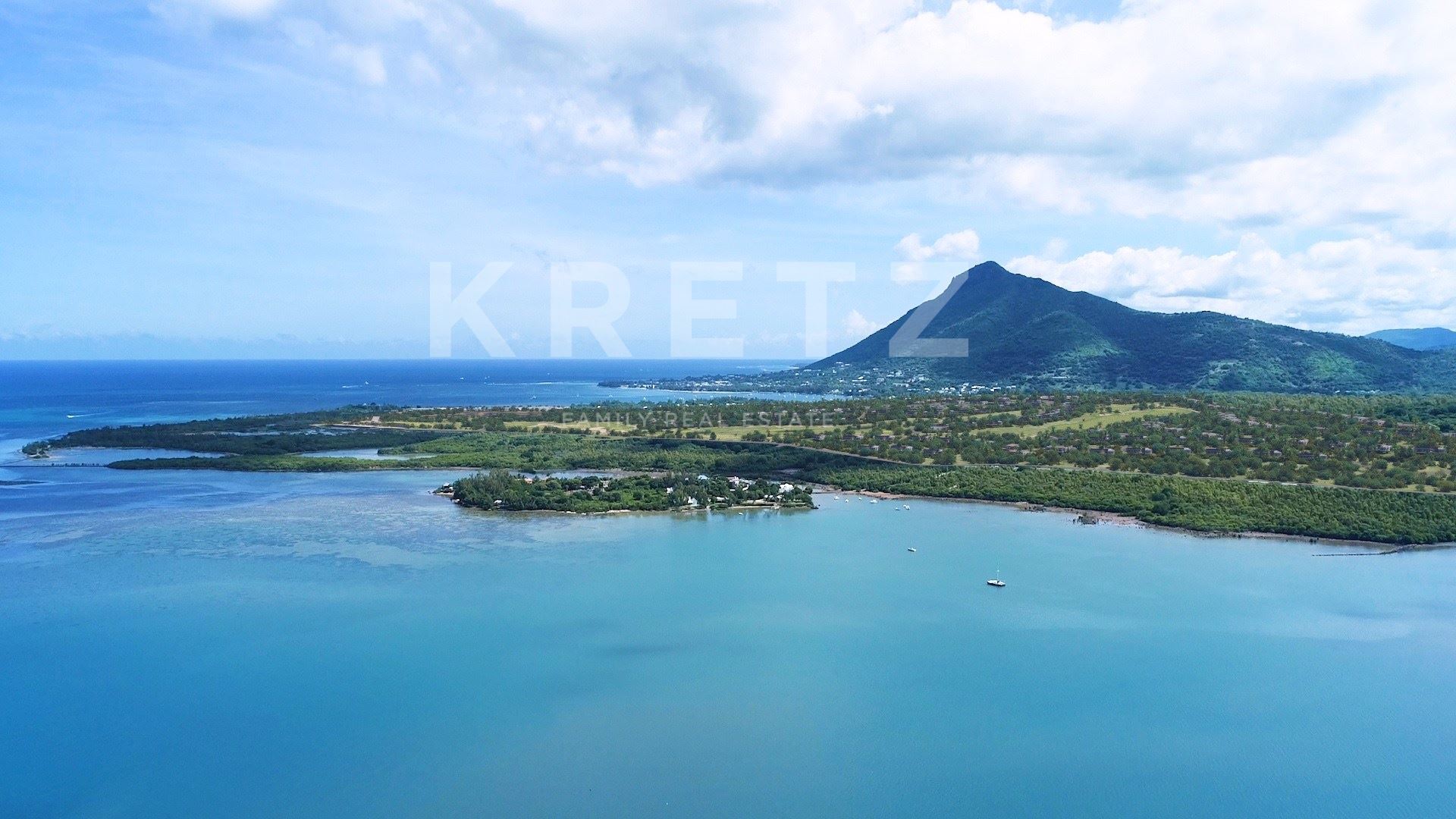 Exclusive Freehold Waterfront Property – 3-Bedroom Apartment